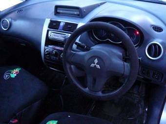 2005 Mitsubishi Colt Photos