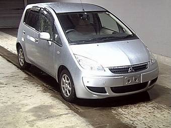 2005 Mitsubishi Colt Photos