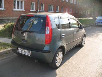 2005 Mitsubishi Colt Photos