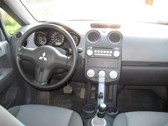 2005 Mitsubishi Colt Pictures