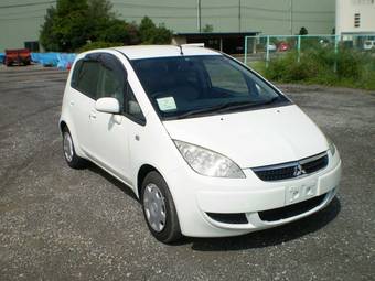 2005 Mitsubishi Colt Pictures