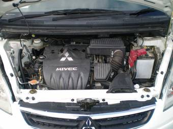 2005 Mitsubishi Colt Photos