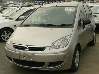 2005 Mitsubishi Colt Photos