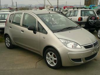 2005 Mitsubishi Colt Photos