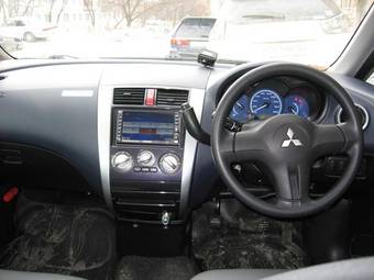 2005 Mitsubishi Colt Photos