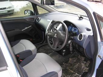 2005 Mitsubishi Colt Pictures