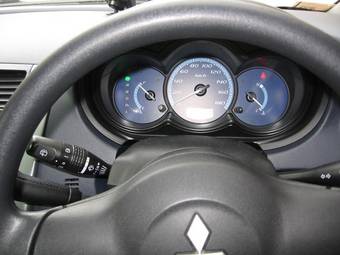 2005 Mitsubishi Colt Photos