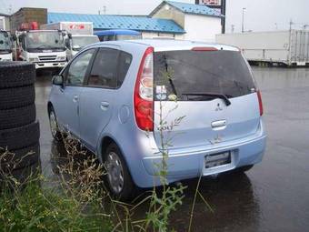 2005 Mitsubishi Colt Photos