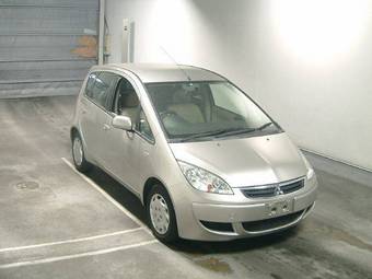 2005 Mitsubishi Colt Photos