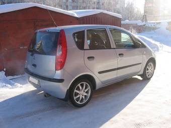 2005 Mitsubishi Colt Images