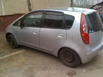 2005 Mitsubishi Colt Photos