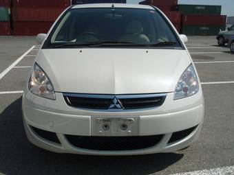 2005 Mitsubishi Colt Pictures