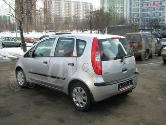 2005 Mitsubishi Colt Photos