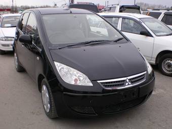 2005 Mitsubishi Colt Photos