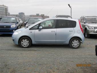 2005 Mitsubishi Colt Photos