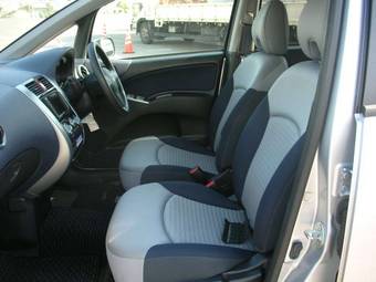 2005 Mitsubishi Colt Pics