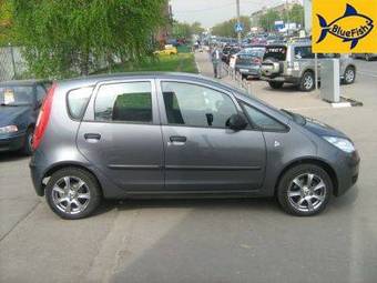 2005 Mitsubishi Colt Photos