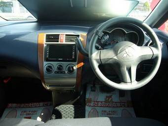 2005 Mitsubishi Colt Pictures