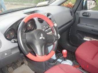 2005 Mitsubishi Colt Photos