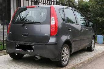 2005 Mitsubishi Colt Photos