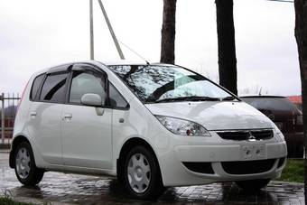 2005 Mitsubishi Colt Photos