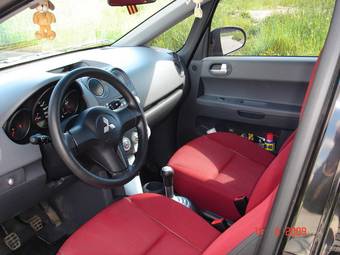 2005 Mitsubishi Colt Photos