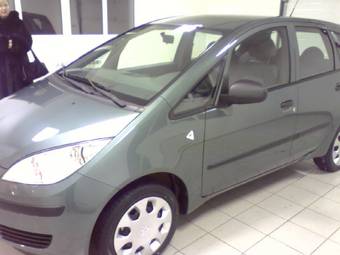 2005 Mitsubishi Colt Photos