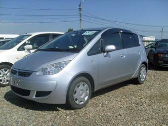 2005 Mitsubishi Colt Photos