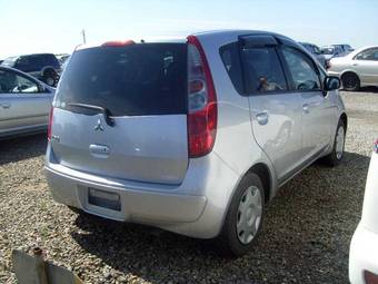 2005 Mitsubishi Colt Photos