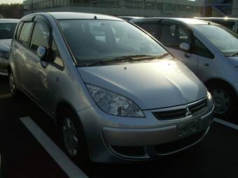 2005 Mitsubishi Colt Photos