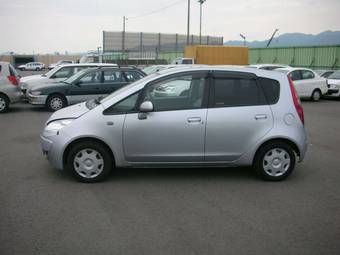 2005 Mitsubishi Colt Photos