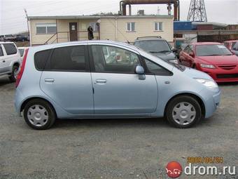 2005 Mitsubishi Colt Photos