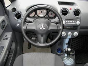 2005 Mitsubishi Colt Photos