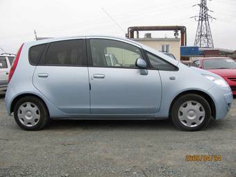 2005 Mitsubishi Colt Pictures