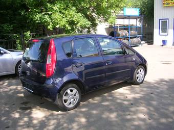 2005 Mitsubishi Colt Pictures