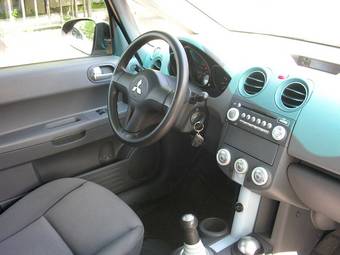 2005 Mitsubishi Colt Pics