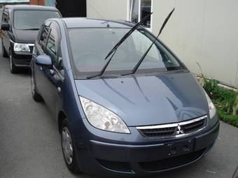 2005 Mitsubishi Colt Photos