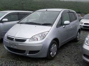 2005 Mitsubishi Colt Photos