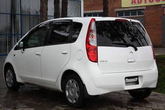 2005 Mitsubishi Colt Photos