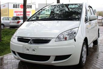 2005 Mitsubishi Colt Photos
