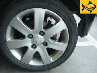 2005 Mitsubishi Colt Images