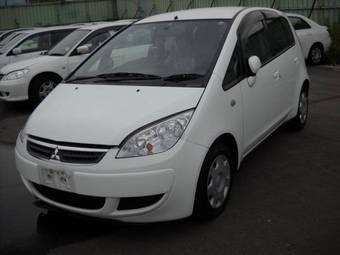 2005 Mitsubishi Colt Photos