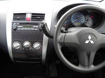 2005 Mitsubishi Colt Pictures