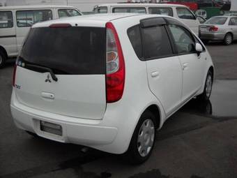 2005 Mitsubishi Colt Images