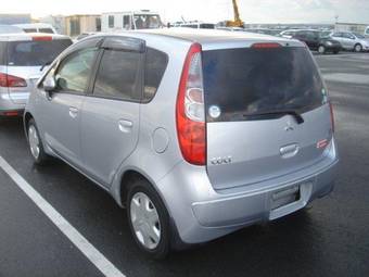 2005 Mitsubishi Colt Pictures