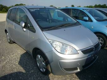 2005 Mitsubishi Colt Photos