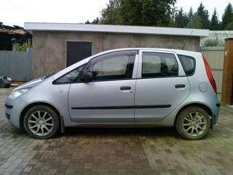 2005 Mitsubishi Colt Photos
