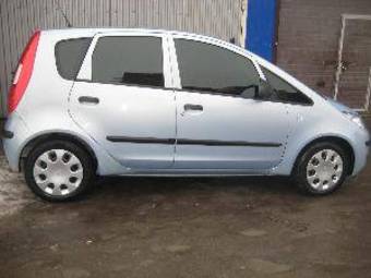 2005 Mitsubishi Colt Images