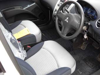 2005 Mitsubishi Colt Wallpapers
