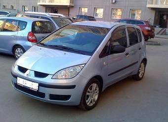 2005 Mitsubishi Colt Photos